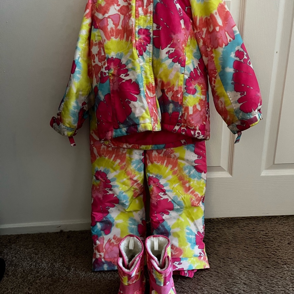 Toddler snowsuit & boot set.